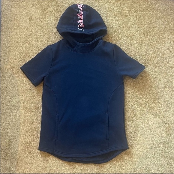 Under Armour short sleeve hooded top. Size Small - Picture 2 of 10